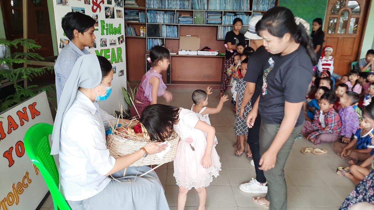 Myanmar-Charity-Christmas